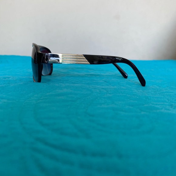 Edge Sunglasses - Picture 2 of 4